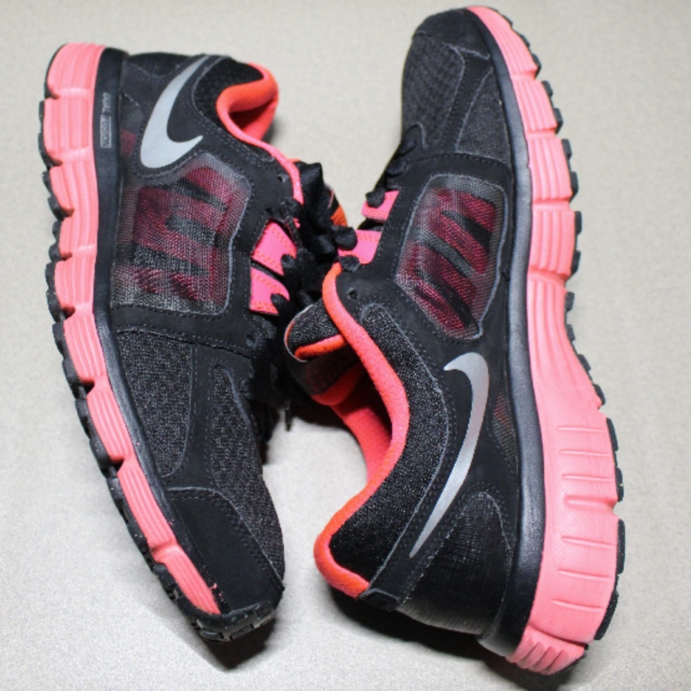 Women's Dual Action Nike Running Shoes